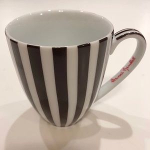 😍 ISO 😍 2-4 Henri Bendel Mugs/Teacups and Teapot